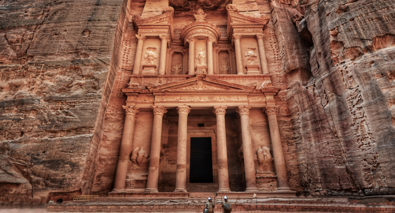 Como visitar o hipnotizante Canyon Complex de Petra na Jordânia 3 Vista De Petra Em Jordânia