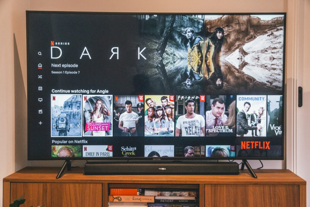 Assistir TV Depois do Trabalho: Como Esse Hábito Afeta o Seu Dia a Dia 1 Assistir TV Depois do Trabalho